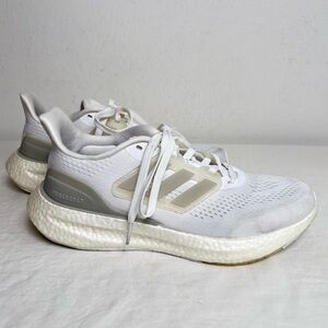 ADIDAS Powerboost White Grey Women Size 7.5 Sporty Athleisure Minimalist Neutral